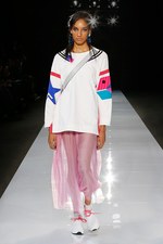 エンポリオ アルマーニ 2018年春夏コレクション - 幻想的な海の世界を自由に泳ぎ回る｜写真13