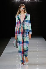 エンポリオ アルマーニ 2018年春夏コレクション - 幻想的な海の世界を自由に泳ぎ回る｜写真18