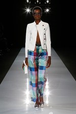 エンポリオ アルマーニ 2018年春夏コレクション - 幻想的な海の世界を自由に泳ぎ回る｜写真20