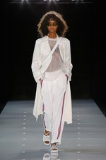 エンポリオ アルマーニ 2018年春夏コレクション - 幻想的な海の世界を自由に泳ぎ回る｜写真28