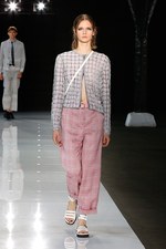 エンポリオ アルマーニ 2018年春夏コレクション - 幻想的な海の世界を自由に泳ぎ回る｜写真38