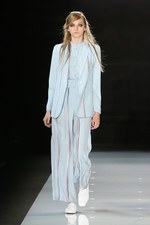 エンポリオ アルマーニ 2018年春夏コレクション - 幻想的な海の世界を自由に泳ぎ回る｜写真41