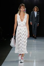 エンポリオ アルマーニ 2018年春夏コレクション - 幻想的な海の世界を自由に泳ぎ回る｜写真45