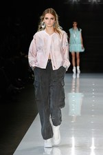 エンポリオ アルマーニ 2018年春夏コレクション - 幻想的な海の世界を自由に泳ぎ回る｜写真70