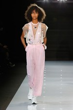 エンポリオ アルマーニ 2018年春夏コレクション - 幻想的な海の世界を自由に泳ぎ回る｜写真82