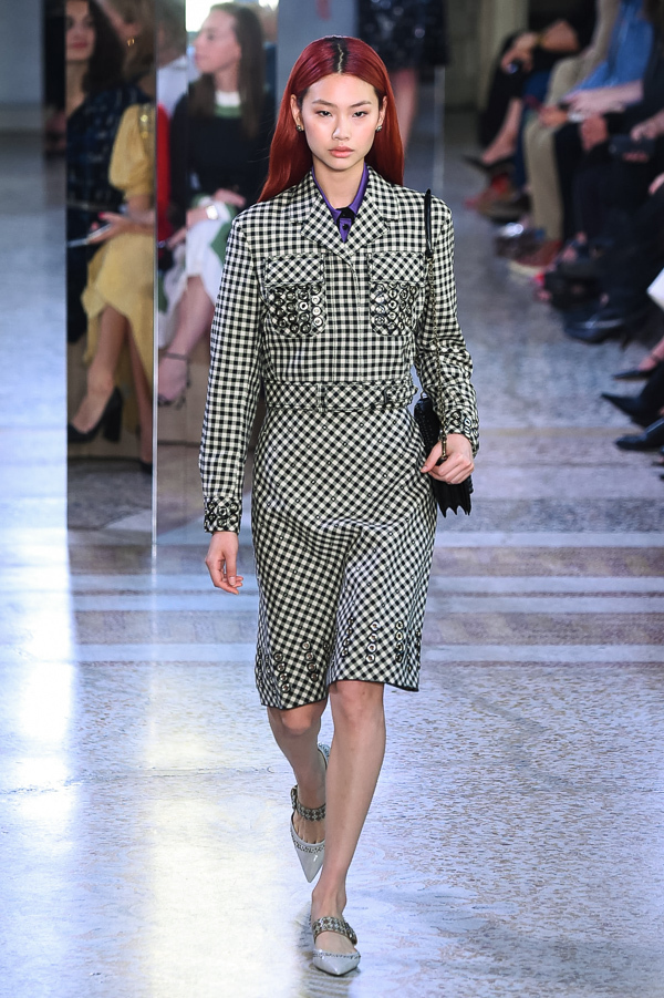 ボッテガ・ヴェネタ(BOTTEGA VENETA) 2018年春夏ウィメンズ&メンズコレクション シルエット - 写真1