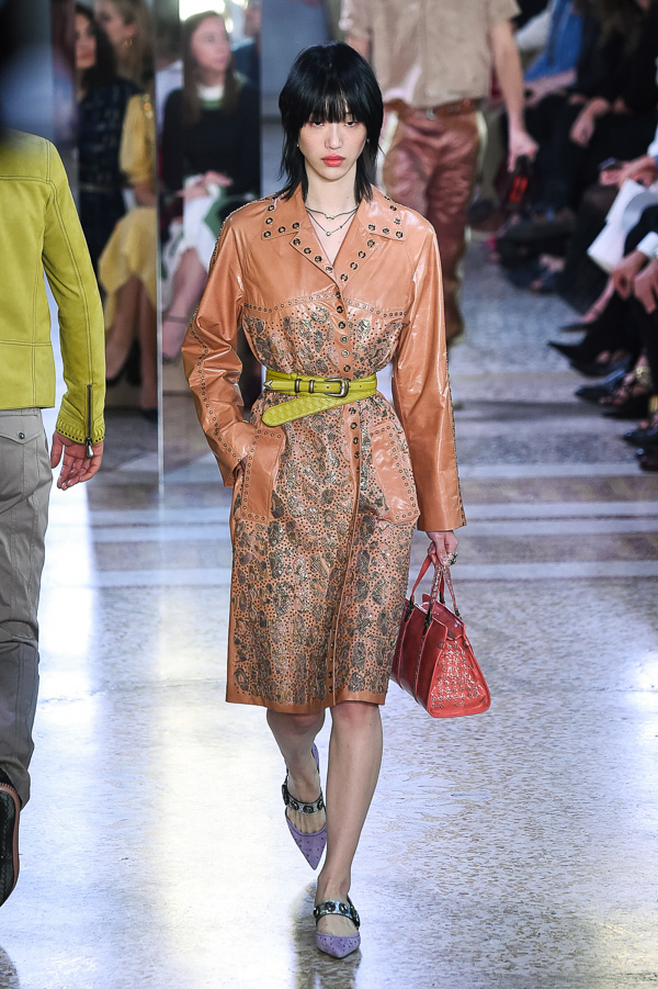 ボッテガ・ヴェネタ(BOTTEGA VENETA) 2018年春夏ウィメンズ&メンズコレクション シルエット - 写真24