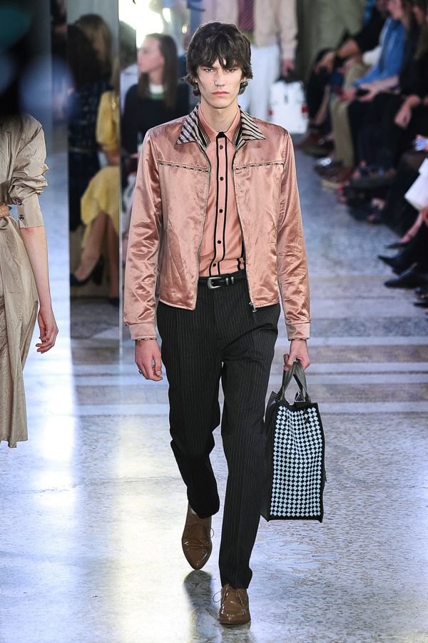 ボッテガ・ヴェネタ(BOTTEGA VENETA) 2018年春夏ウィメンズ&メンズコレクション シルエット - 写真34