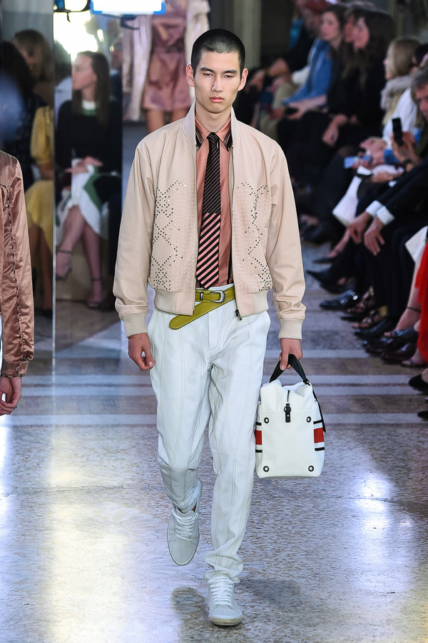 ボッテガ・ヴェネタ(BOTTEGA VENETA) 2018年春夏ウィメンズ&メンズコレクション シルエット - 写真35