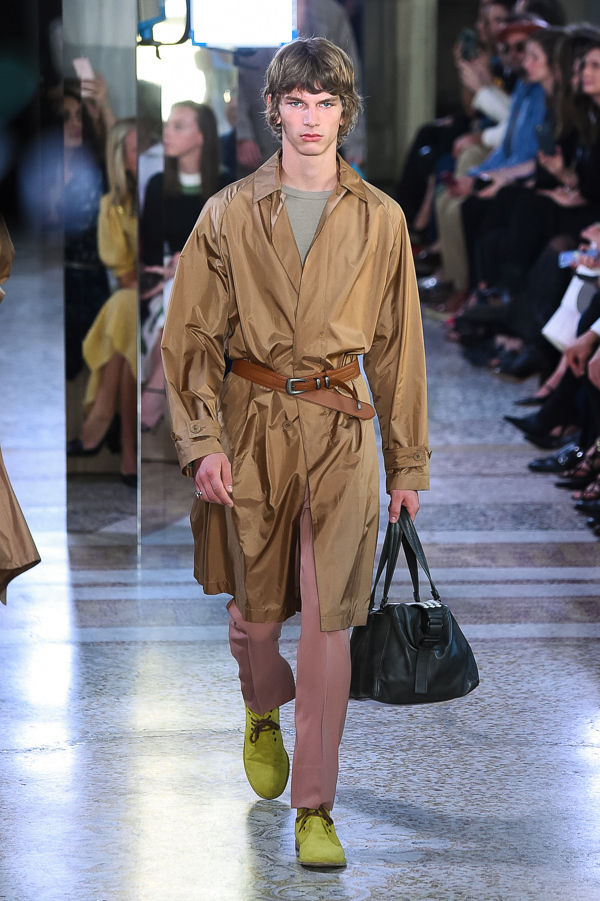ボッテガ・ヴェネタ(BOTTEGA VENETA) 2018年春夏ウィメンズ&メンズコレクション シルエット - 写真38