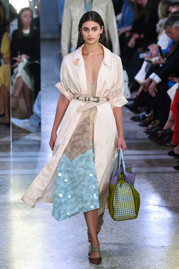 ボッテガ・ヴェネタ(BOTTEGA VENETA) 2018年春夏ウィメンズ&メンズコレクション シルエット - 写真40