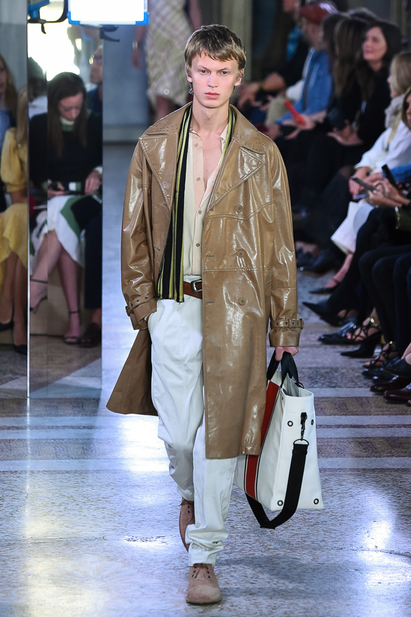 ボッテガ・ヴェネタ(BOTTEGA VENETA) 2018年春夏ウィメンズ&メンズコレクション シルエット - 写真45