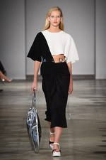 アンテプリマ 2018年春夏 - スズランのように可憐に、ハローキティも祝う25周年記念ショー｜写真21