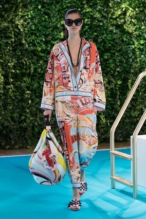 エミリオ・プッチ 2018年春夏コレクション - カプリ島を満喫、極上プール パーティ｜写真4