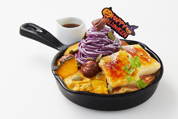 パンケーキ専門店「バター」のハロウィンメニュー、かぼちゃ＆栗づくしのパンケーキ＆ブラックレモネード｜写真1