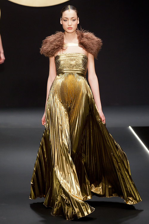 クリツィア 2012ｰ13年秋冬コレクション - ゴールドがポイントのゴージャスかつ知的な女性のためのスタイル