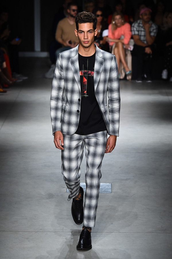 トラサルディ(TRUSSARDI) 2018年春夏ウィメンズコレクション シルエット - 写真22