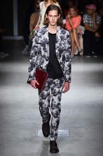 トラサルディ 2018年春夏コレクション - 意図してカジュアルダウンさせる上質な遊び｜写真27