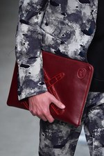 トラサルディ 2018年春夏コレクション - 意図してカジュアルダウンさせる上質な遊び｜写真28