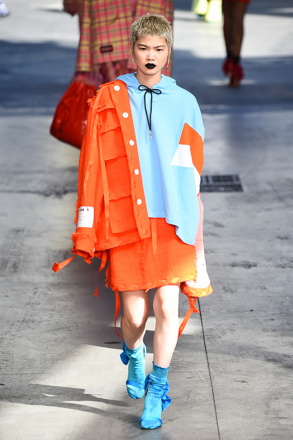 MSGM 2018年春夏コレクション - 色彩のエネルギーに身をまかせて｜写真15