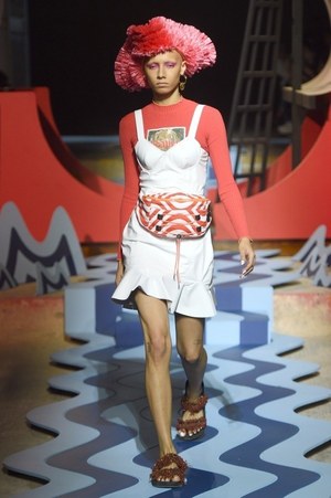 ハウス オブ ホランド(House of Holland) 2018年春夏ウィメンズ&メンズコレクション  - 写真2