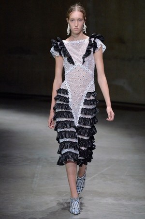 クリストファー ケイン(Christopher Kane) 2018年春夏ウィメンズコレクション  - 写真13