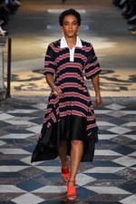 コシェ 2018年春夏コレクション - 教会に響き渡る”多様性”を楽しむ音色｜写真18