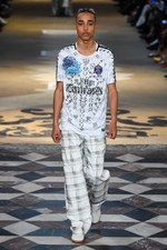 コシェ 2018年春夏コレクション - 教会に響き渡る”多様性”を楽しむ音色｜写真26