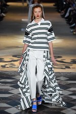 コシェ 2018年春夏コレクション - 教会に響き渡る”多様性”を楽しむ音色｜写真27