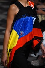 コシェ 2018年春夏コレクション - 教会に響き渡る”多様性”を楽しむ音色｜写真45