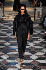 コシェ 2018年春夏コレクション - 教会に響き渡る”多様性”を楽しむ音色｜写真52