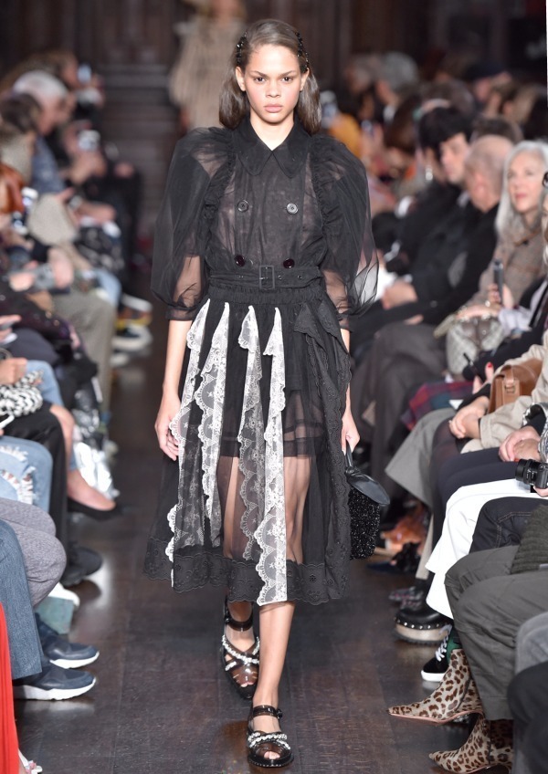 シモーネ ロシャ(SIMONE ROCHA) 2018年春夏ウィメンズコレクション  - 写真15