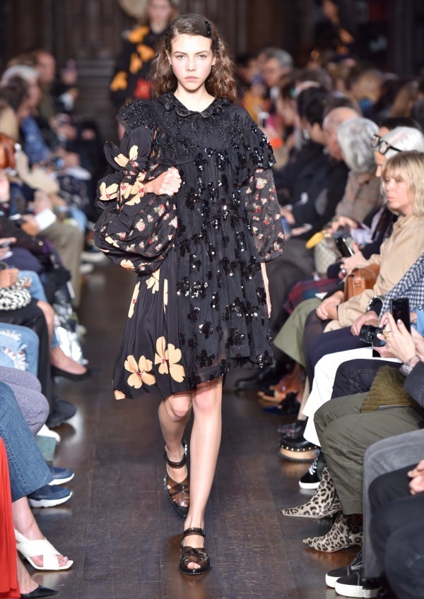 シモーネ ロシャ(SIMONE ROCHA) 2018年春夏ウィメンズコレクション  - 写真23