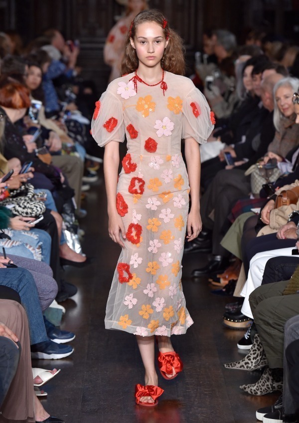 シモーネ ロシャ(SIMONE ROCHA) 2018年春夏ウィメンズコレクション  - 写真28