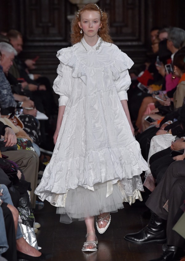 シモーネ ロシャ(SIMONE ROCHA) 2018年春夏ウィメンズコレクション  - 写真38