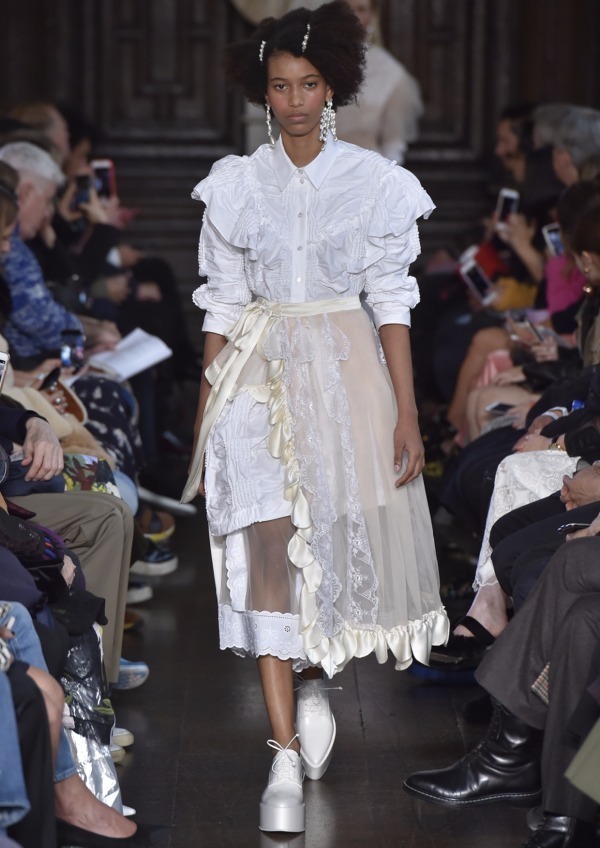 シモーネ ロシャ(SIMONE ROCHA) 2018年春夏ウィメンズコレクション  - 写真39