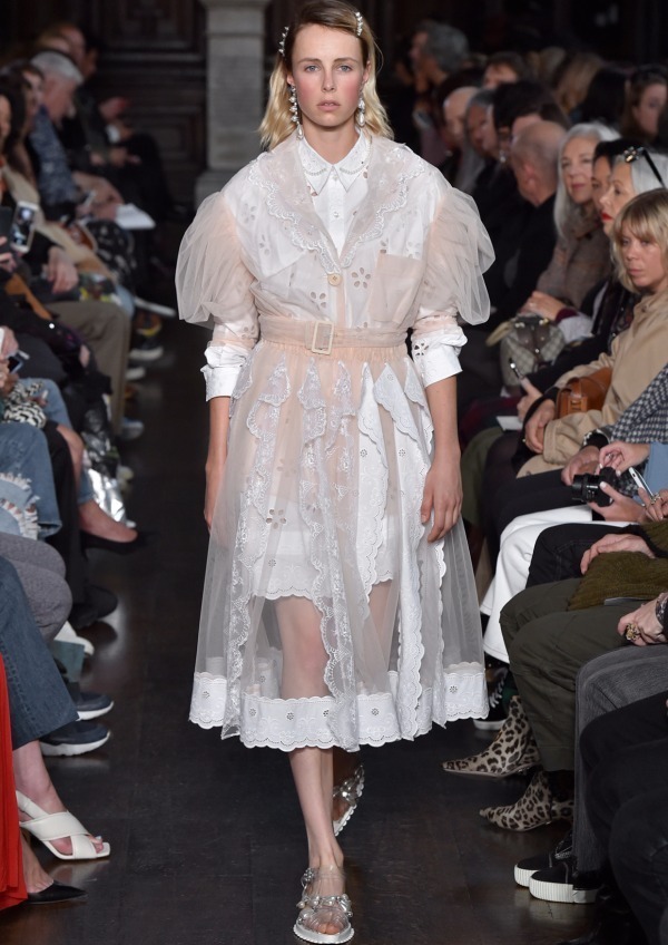 シモーネ ロシャ(SIMONE ROCHA) 2018年春夏ウィメンズコレクション  - 写真40