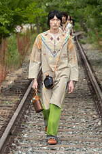 エトロ 2022年春夏メンズコレクション - 夢と現実が交錯する地へ、喜びに満ちた旅｜写真29