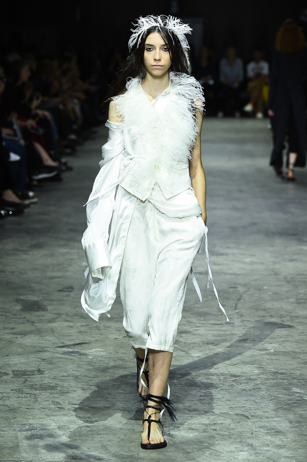 アン ドゥムルメステール(ANN DEMEULEMEESTER) 2018年春夏ウィメンズコレクション  - 写真14
