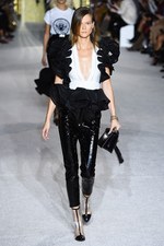 バルマン 2018年春夏コレクション - 程よい抜け感はグラマラスなムードを引き立てる｜写真4