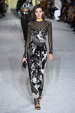 バルマン 2018年春夏コレクション - 程よい抜け感はグラマラスなムードを引き立てる｜写真7