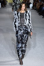 バルマン 2018年春夏コレクション - 程よい抜け感はグラマラスなムードを引き立てる｜写真9