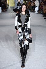 バルマン 2018年春夏コレクション - 程よい抜け感はグラマラスなムードを引き立てる｜写真14