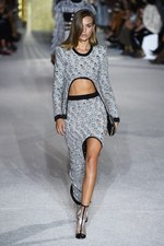 バルマン 2018年春夏コレクション - 程よい抜け感はグラマラスなムードを引き立てる｜写真16