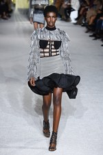 バルマン 2018年春夏コレクション - 程よい抜け感はグラマラスなムードを引き立てる｜写真17