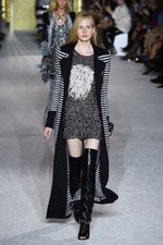 バルマン 2018年春夏コレクション - 程よい抜け感はグラマラスなムードを引き立てる｜写真19