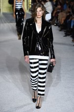 バルマン 2018年春夏コレクション - 程よい抜け感はグラマラスなムードを引き立てる｜写真25