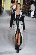 バルマン 2018年春夏コレクション - 程よい抜け感はグラマラスなムードを引き立てる｜写真42