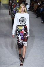 バルマン 2018年春夏コレクション - 程よい抜け感はグラマラスなムードを引き立てる｜写真59