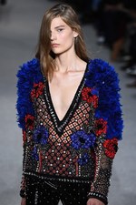 バルマン 2018年春夏コレクション - 程よい抜け感はグラマラスなムードを引き立てる｜写真66